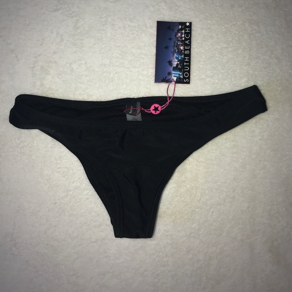 Never Worn Cheeky Black Bikini Bottoms w Ruching